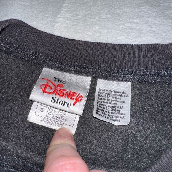 Disney Store Vintage Unisex Dark Gray Tigger Crew Sweatshirt Small GUC - Picture 7 of 13
